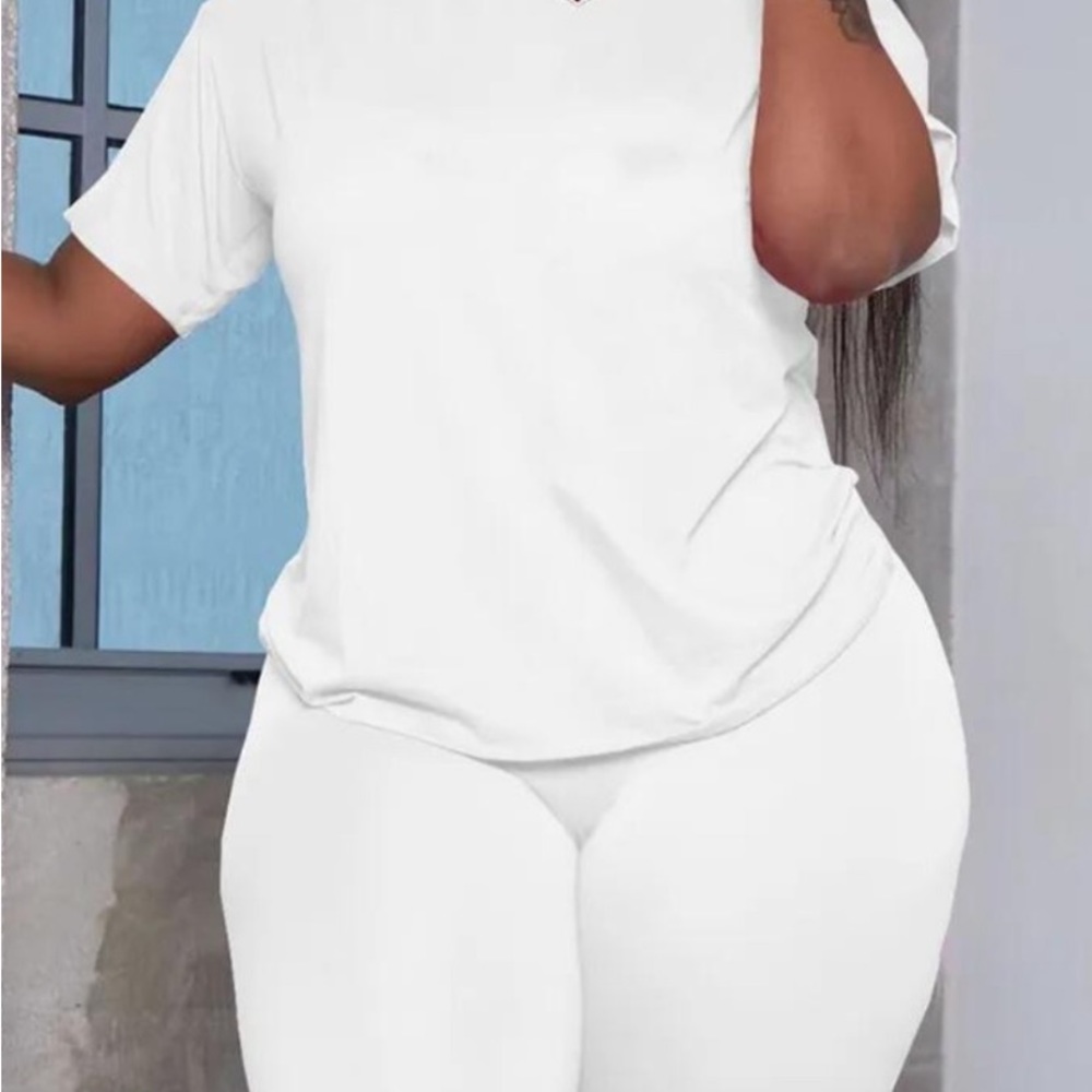 Two piece casualwear in white